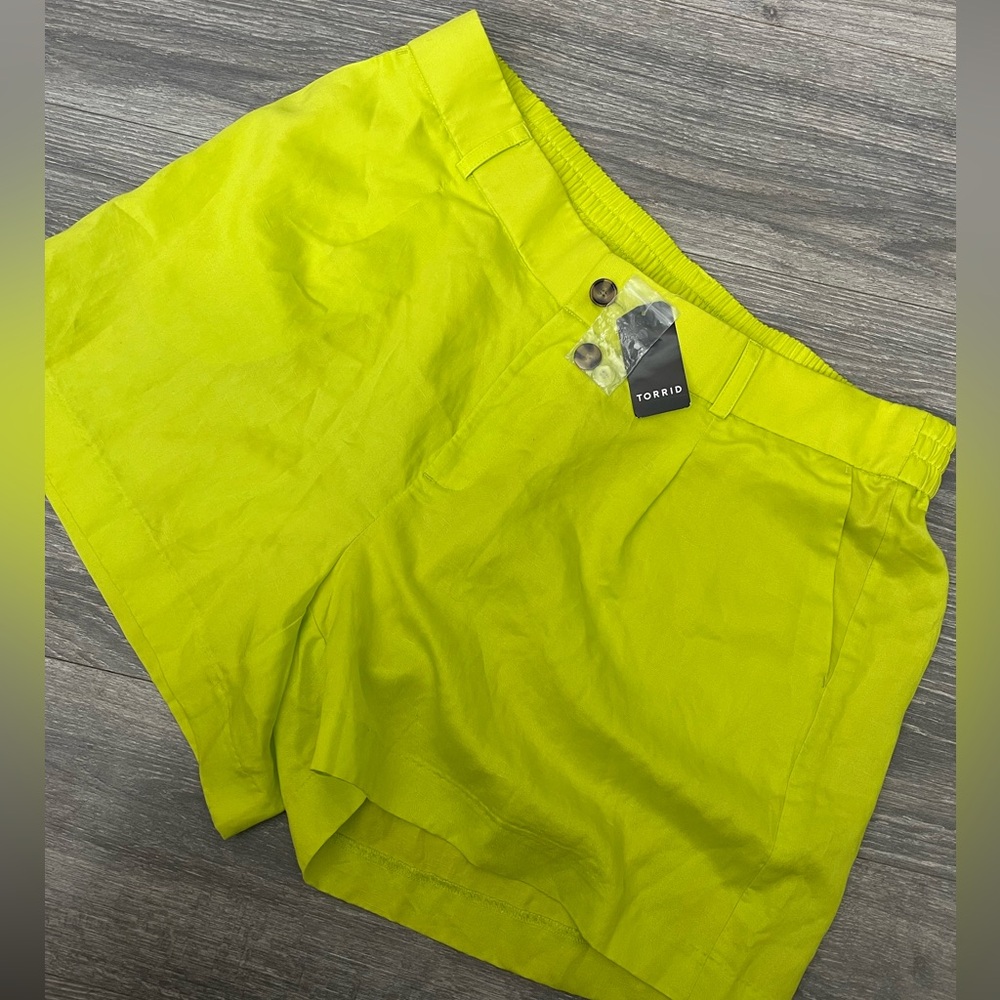 Neon‎ Shorts